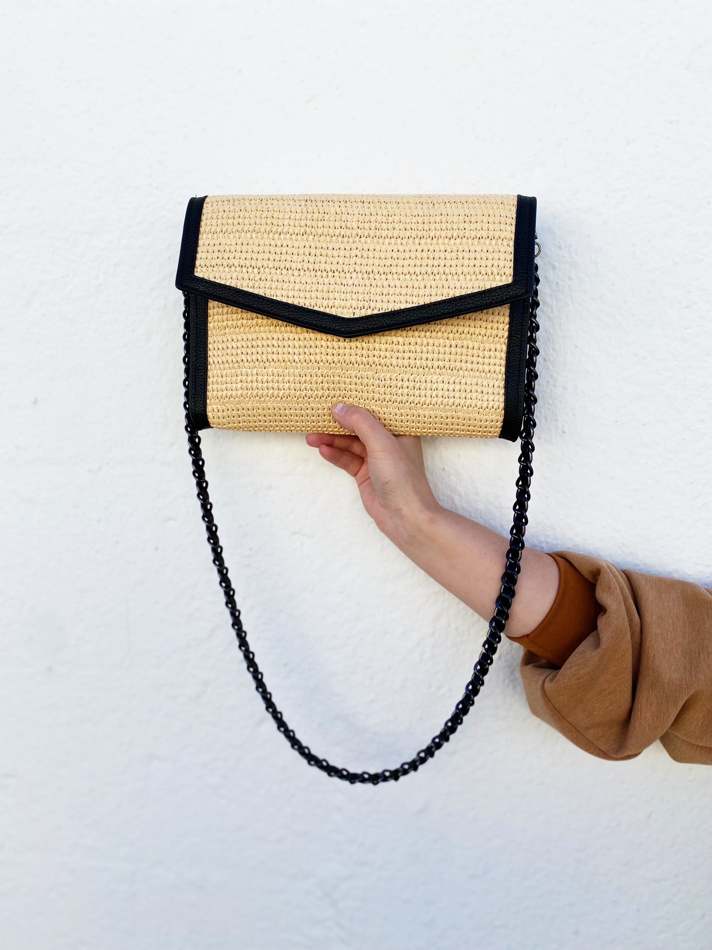 Beth Raffia Clutch