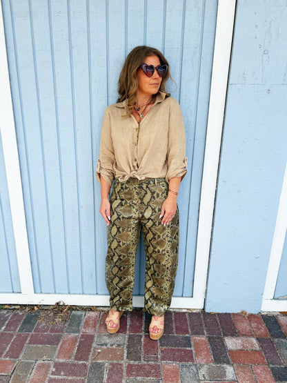Giselle Pant in Neutral