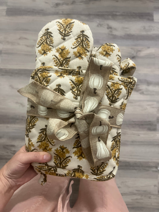 Harvest Pot Holder, Ovenmit, apron set FINAL SALE