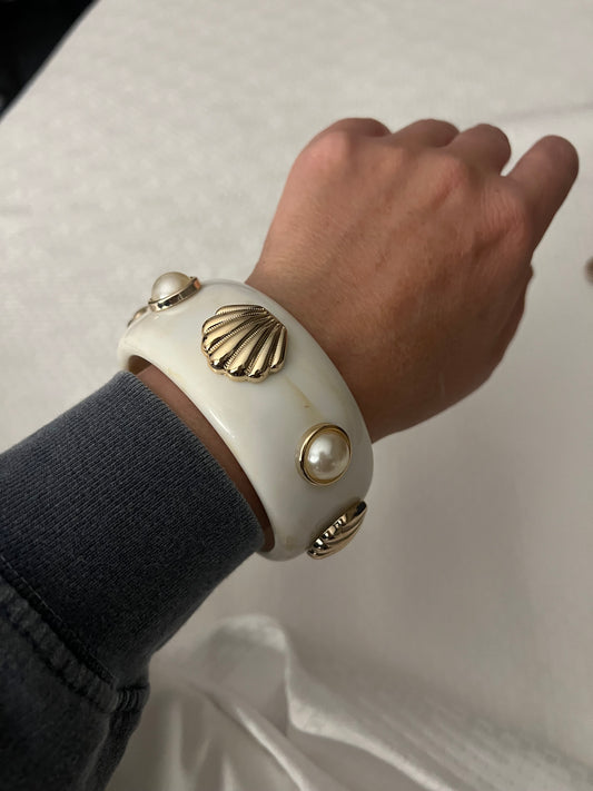 Suzy Bangle