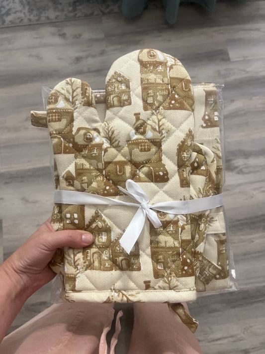 Gingerbread village Apron, ovenmit, pot holder FINAL SALE