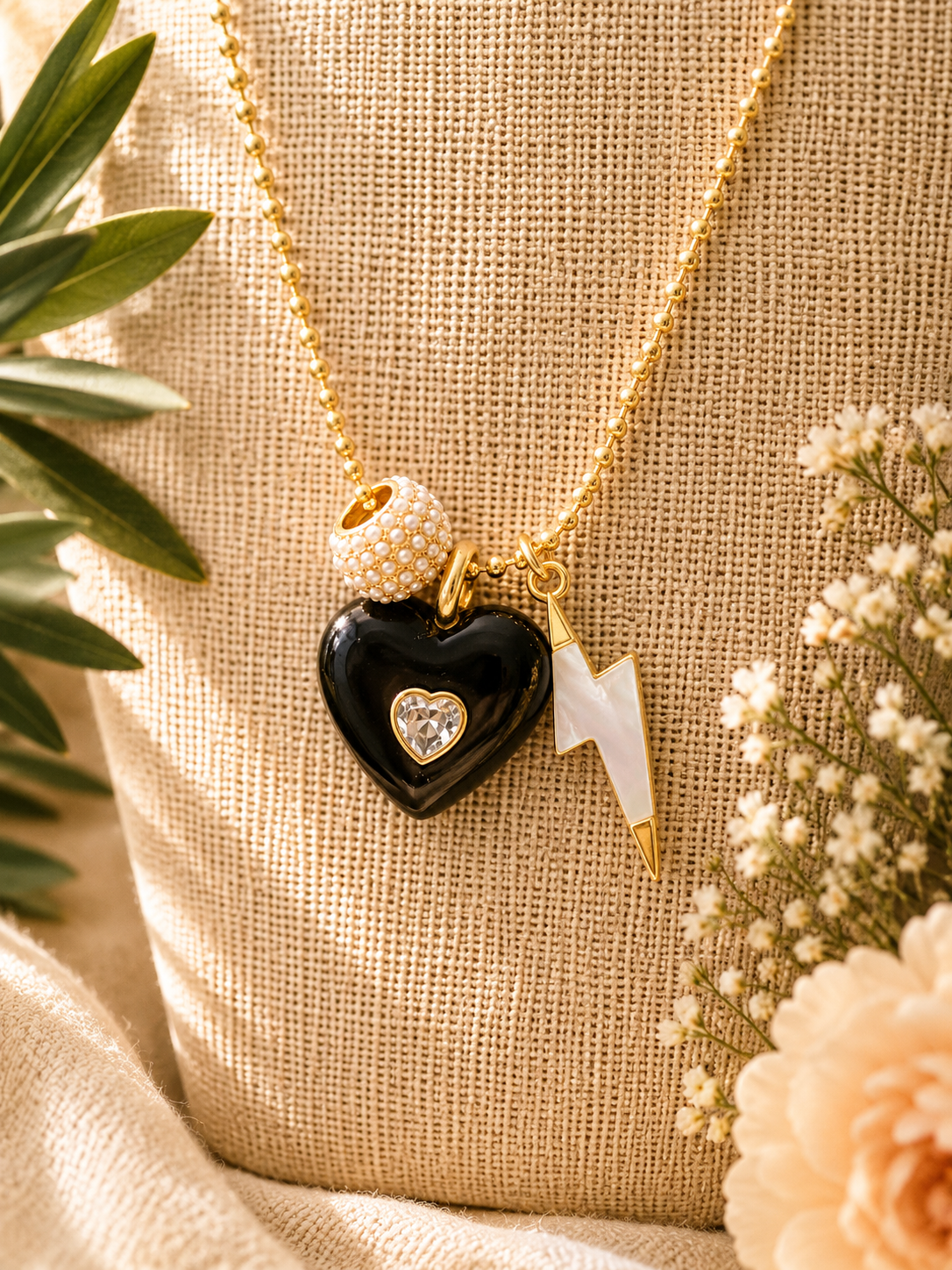 Prianka Necklace Black Heart