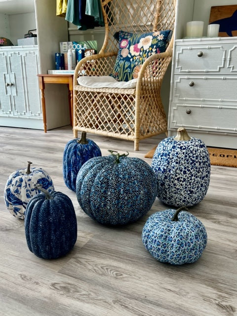 Blue & White Pumpkin XL