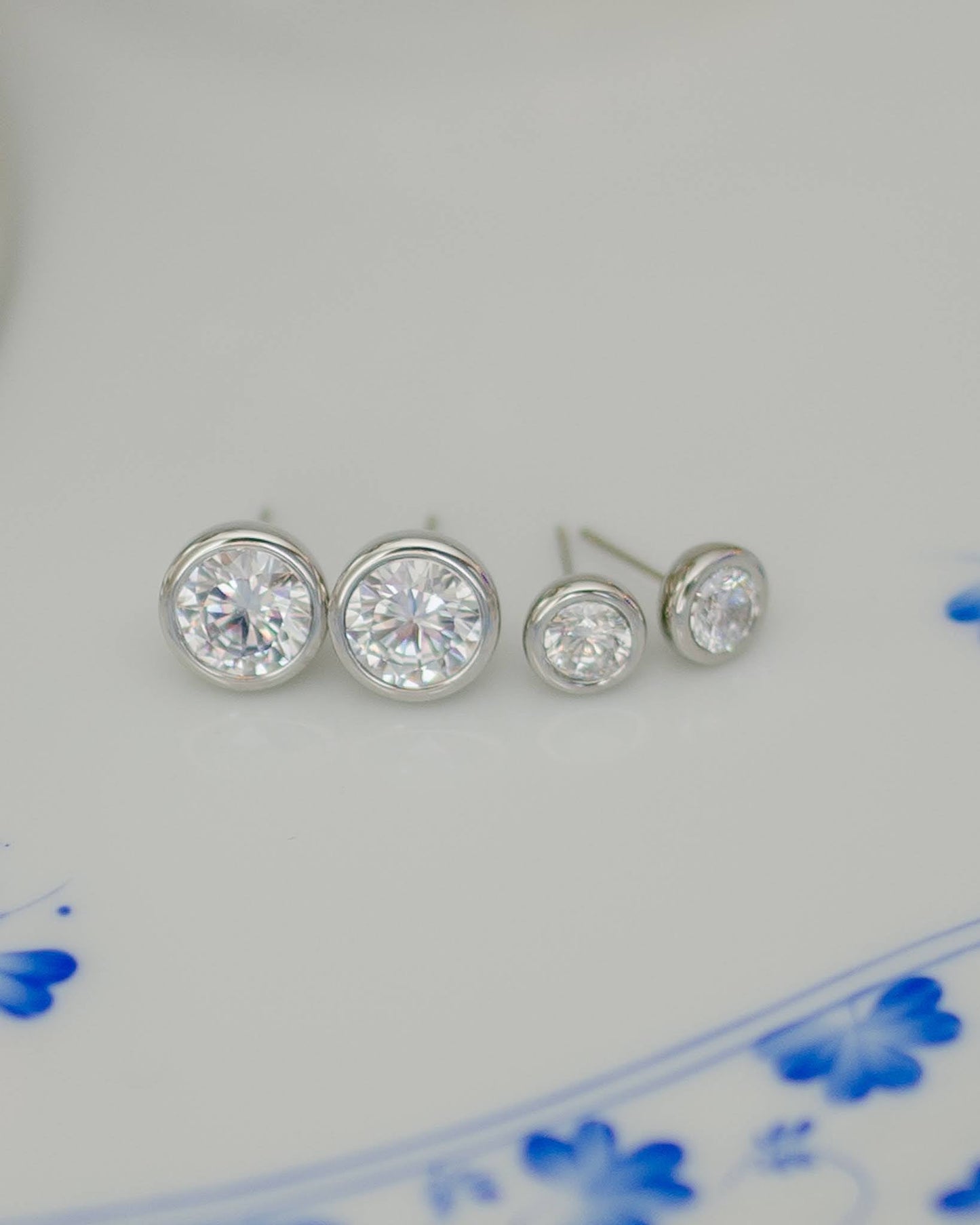 Large Bezel Stud - 18k Gold Plated