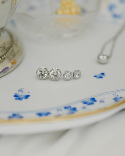 Large Bezel Stud - 18k Gold Plated